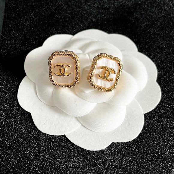 Chanel stud earrings - Picture 1 of 6